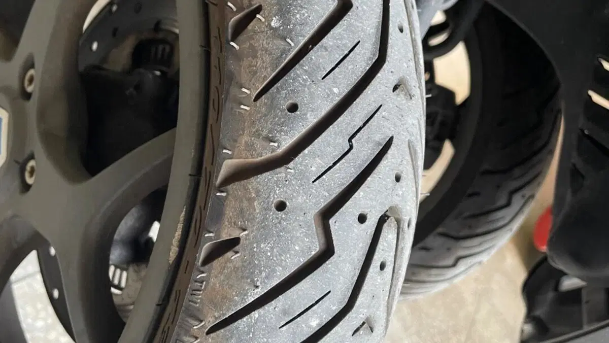 Piaggio Mp3 300 ie Business LT ABS (2014 - 16)  (6)