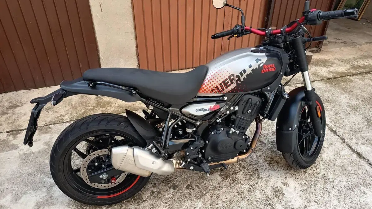 Royal Enfield Guerrilla 450 Apex (2026)  (3)