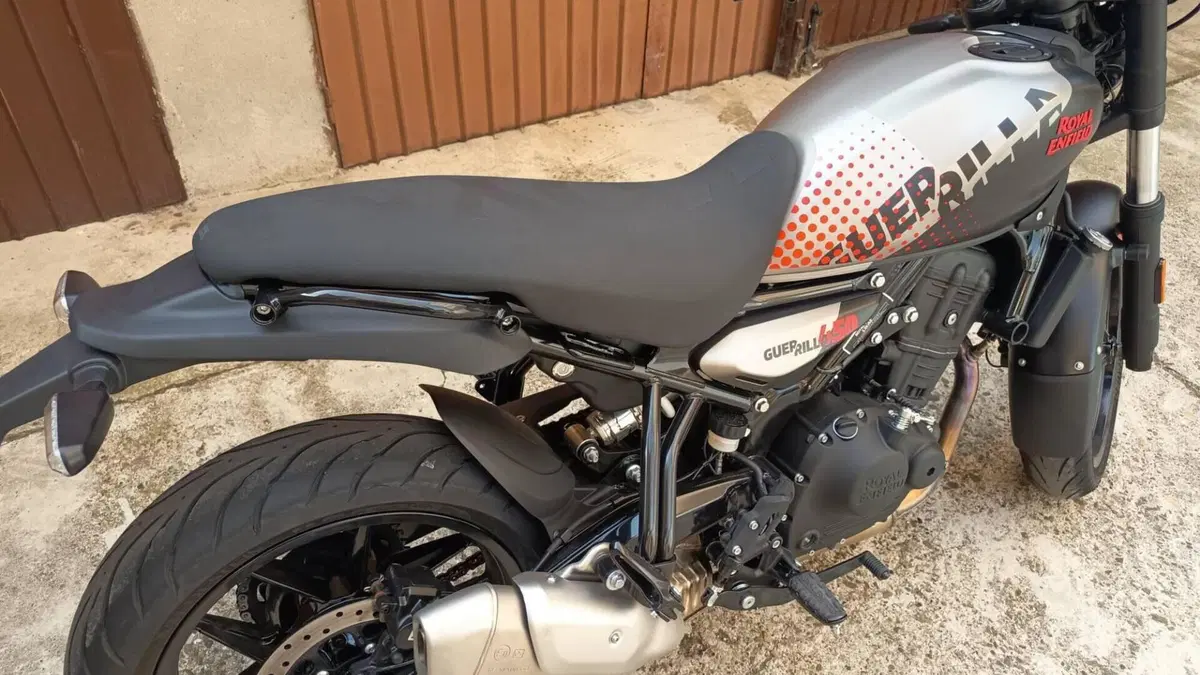 Royal Enfield Guerrilla 450 Apex (2026)  (4)