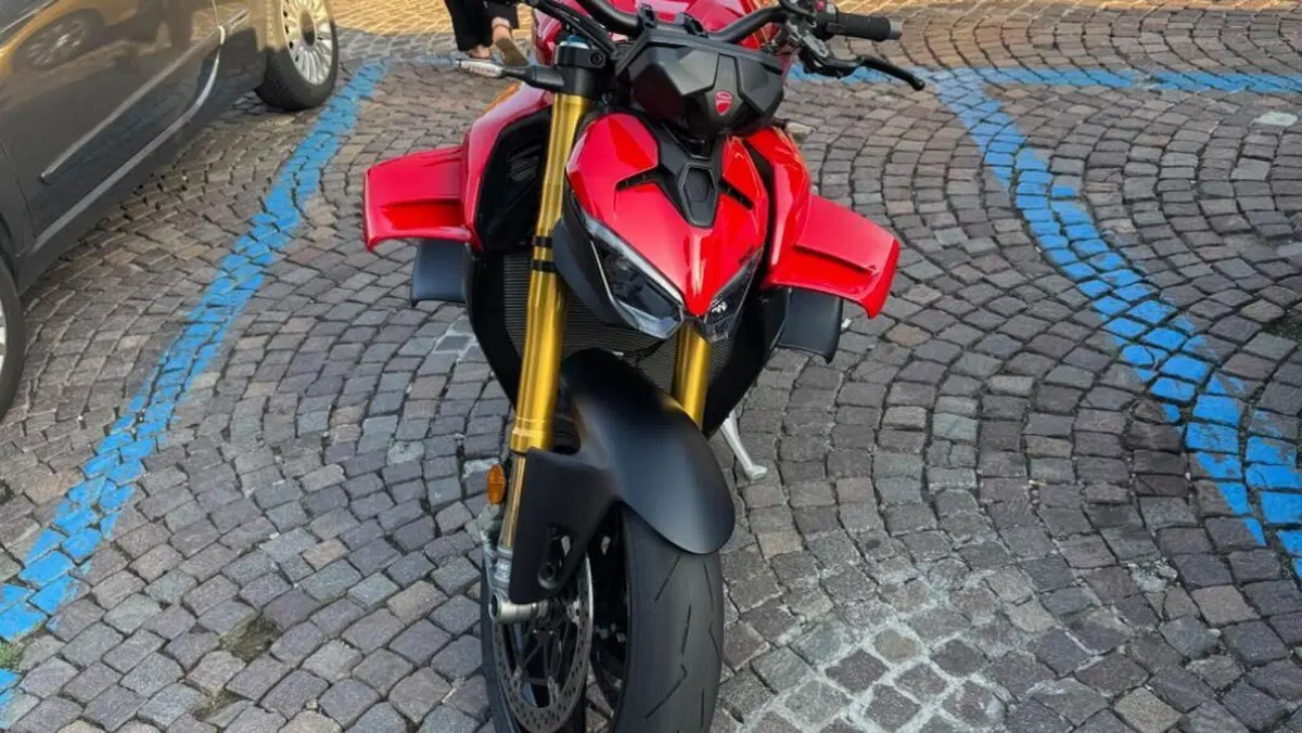 Ducati Streetfighter V4 S (2025 - 26)  (10)