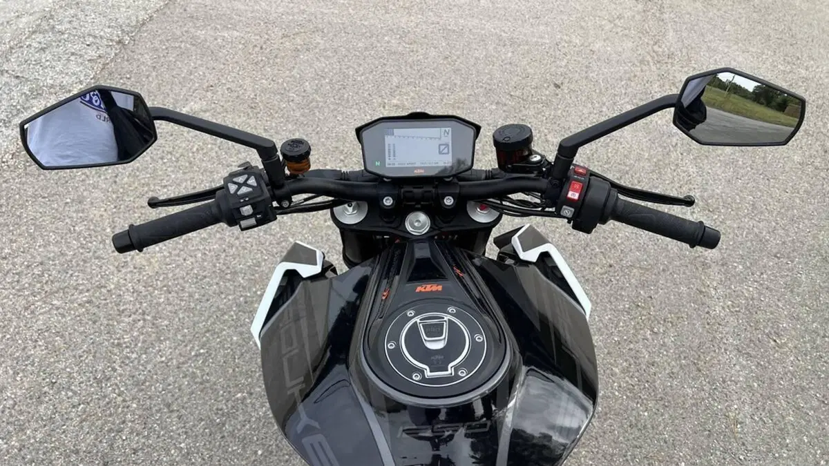 KTM 1290 Super Duke R (2019)  (12)