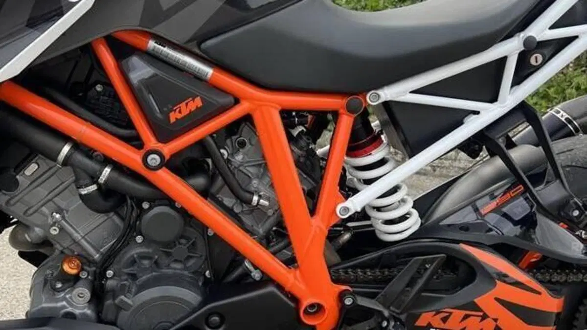 KTM 1290 Super Duke R (2019)  (7)