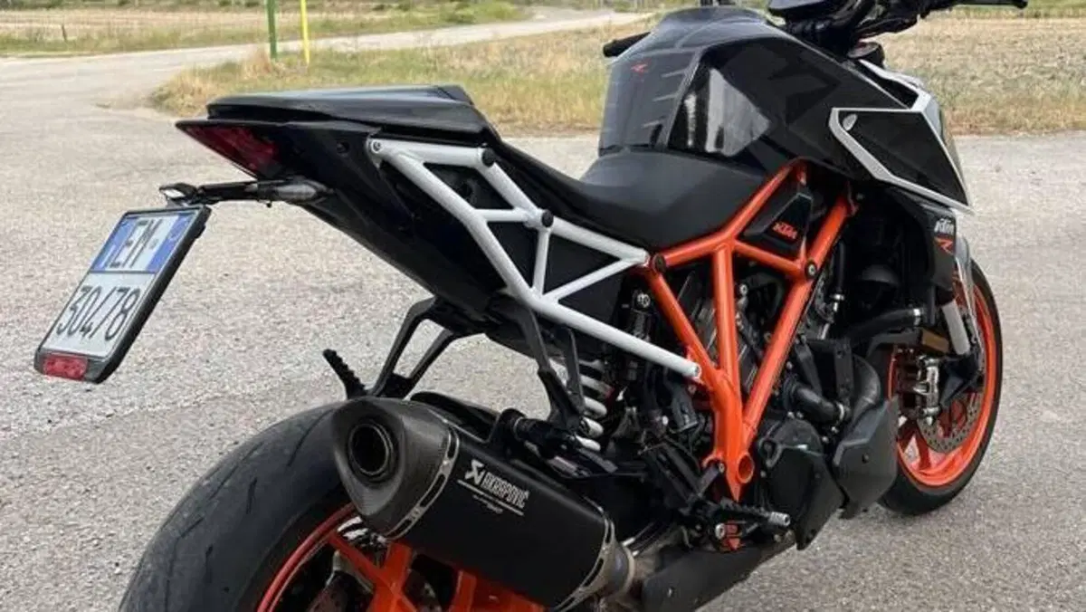 KTM 1290 Super Duke R (2019)  (6)