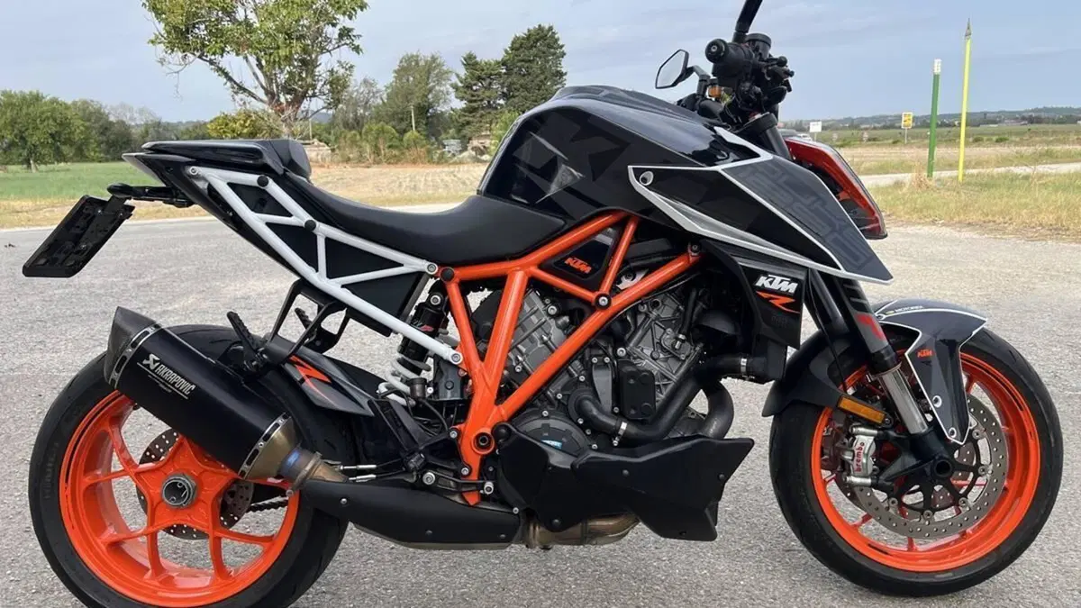 KTM 1290 Super Duke R (2019)  (2)