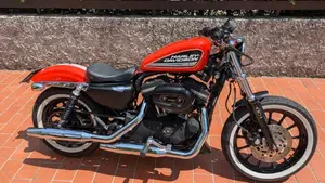 Harley-Davidson 883 R (2006 - 07) - XL 883R  (2)