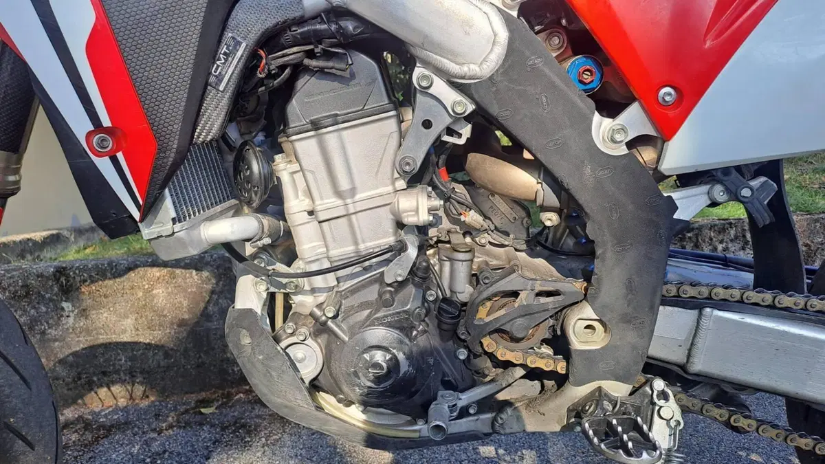 Honda CRF 450R (2019)  (7)