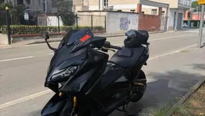 Yamaha T-Max 560 Tech Max (2022 - 24)  (3)