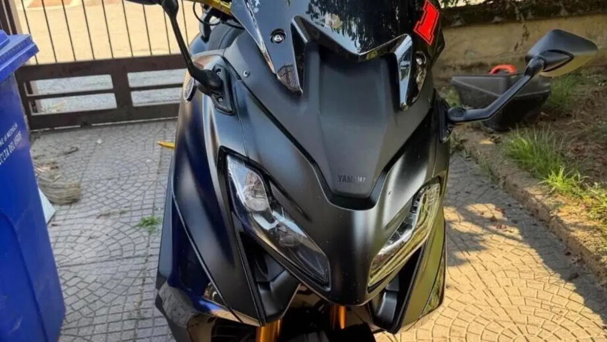 Yamaha T-Max 560 Tech Max (2022 - 24)  (4)