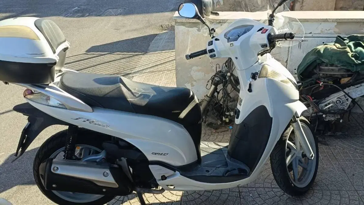 Honda SH 300 i (2006 - 10)  (2)