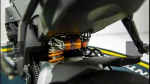 Yamaha YZF R1M (2020 - 25)  (8)