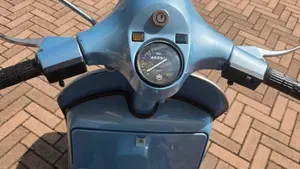 Vespa   (9)