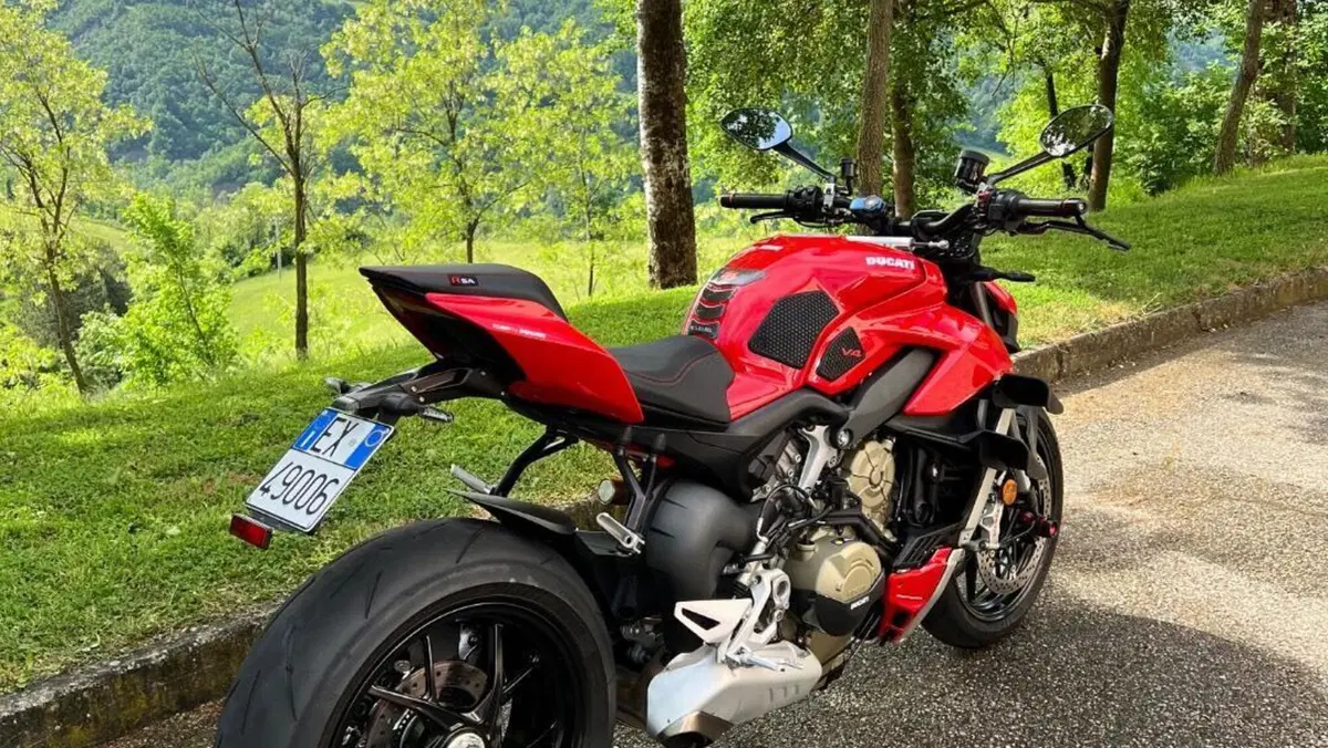 Ducati Streetfighter V4 1100 (2021 - 22)  (3)