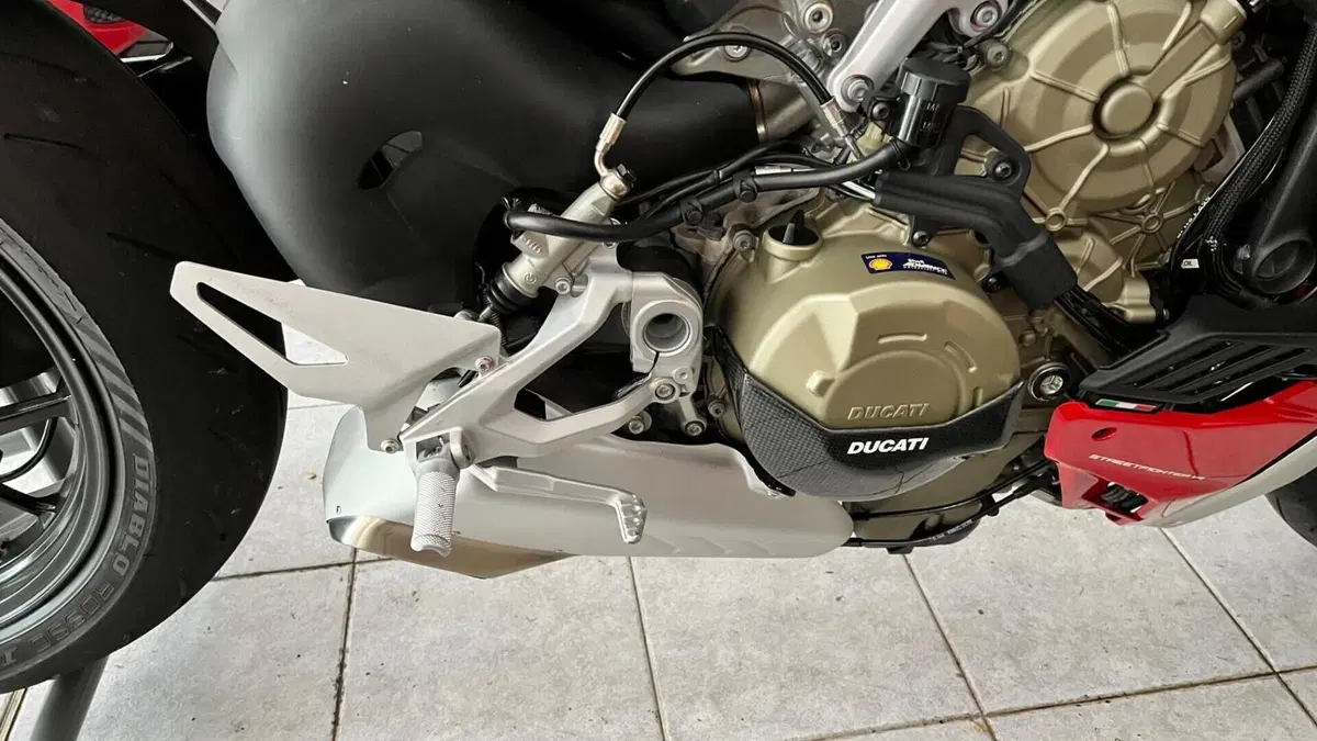 Ducati Streetfighter V4 1100 (2021 - 22)  (5)