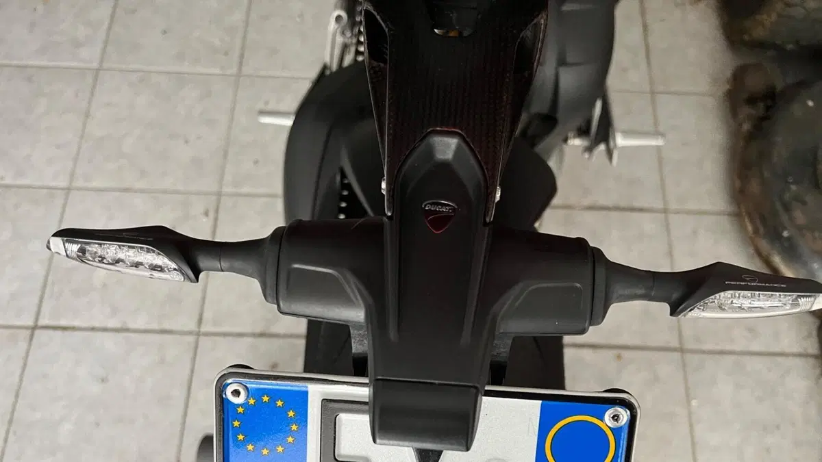 Ducati Streetfighter V4 1100 (2021 - 22)  (9)