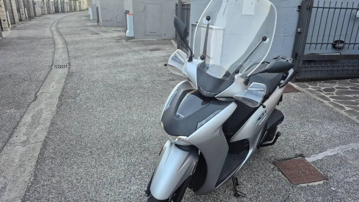 Honda SH 350 (2021 - 24)  (3)