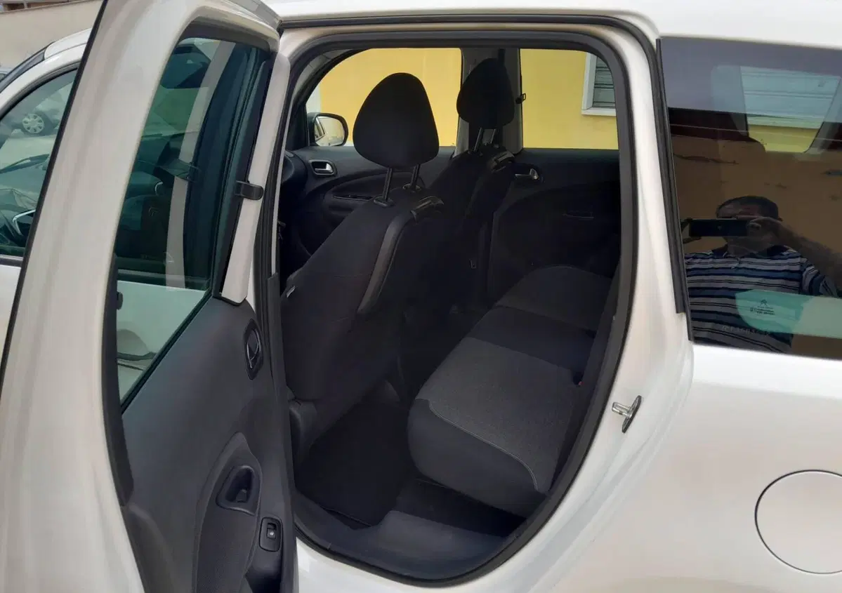 Citroen C3 Picasso BlueHDi 100 Exclusive Cinema (8)