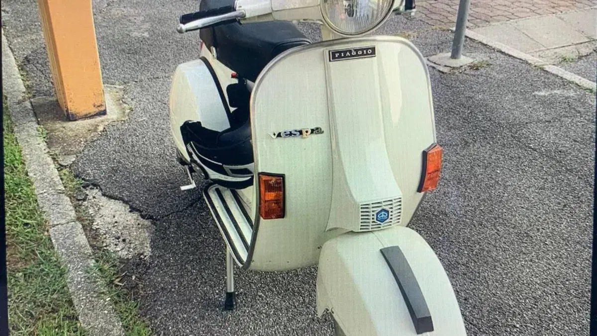 Piaggio Vespa 125 PX  (2)