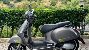 Vespa GTS 300 Super Tech (2023 - 24) 