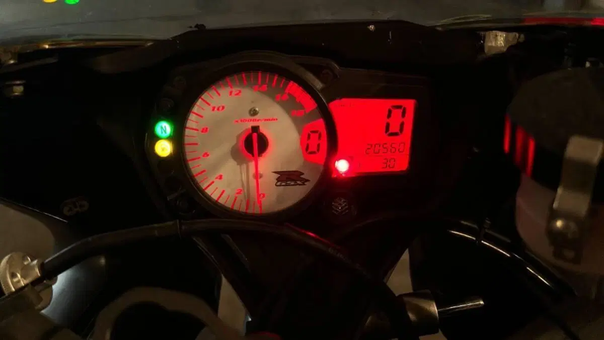 Suzuki GSX R 600 (2008 - 10)  (5)