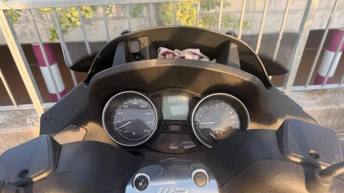 Piaggio MP3 300 Touring/LT (2011 - 13)  (6)
