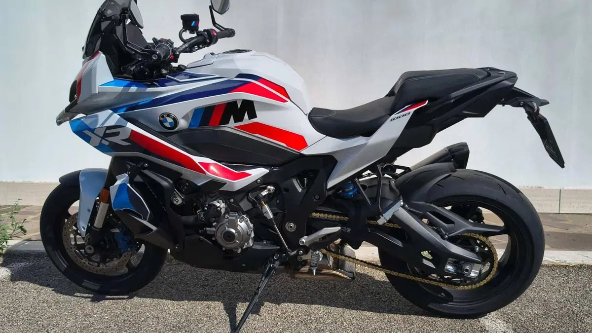 Bmw M 1000 XR (2024 - 27)  (2)