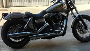 Harley-Davidson 1584 Street Bob (2008 - 15) - FXDB 