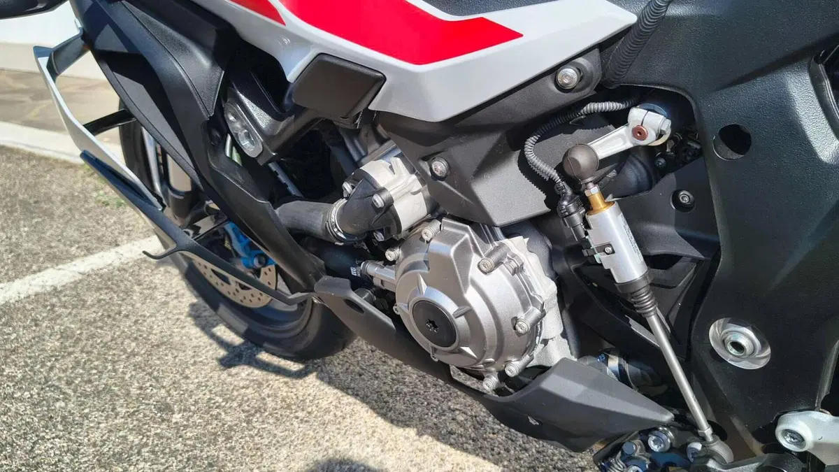 Bmw M 1000 XR (2024 - 27)  (5)