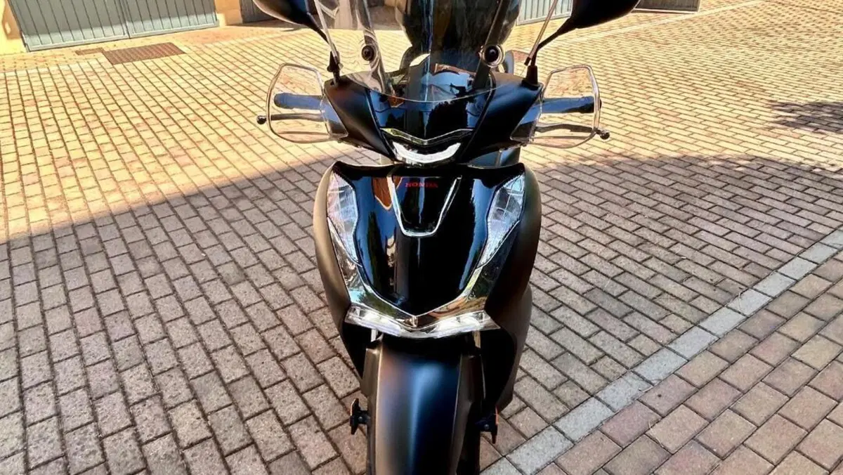Honda SH 125i Sport (2022 - 23)  (2)