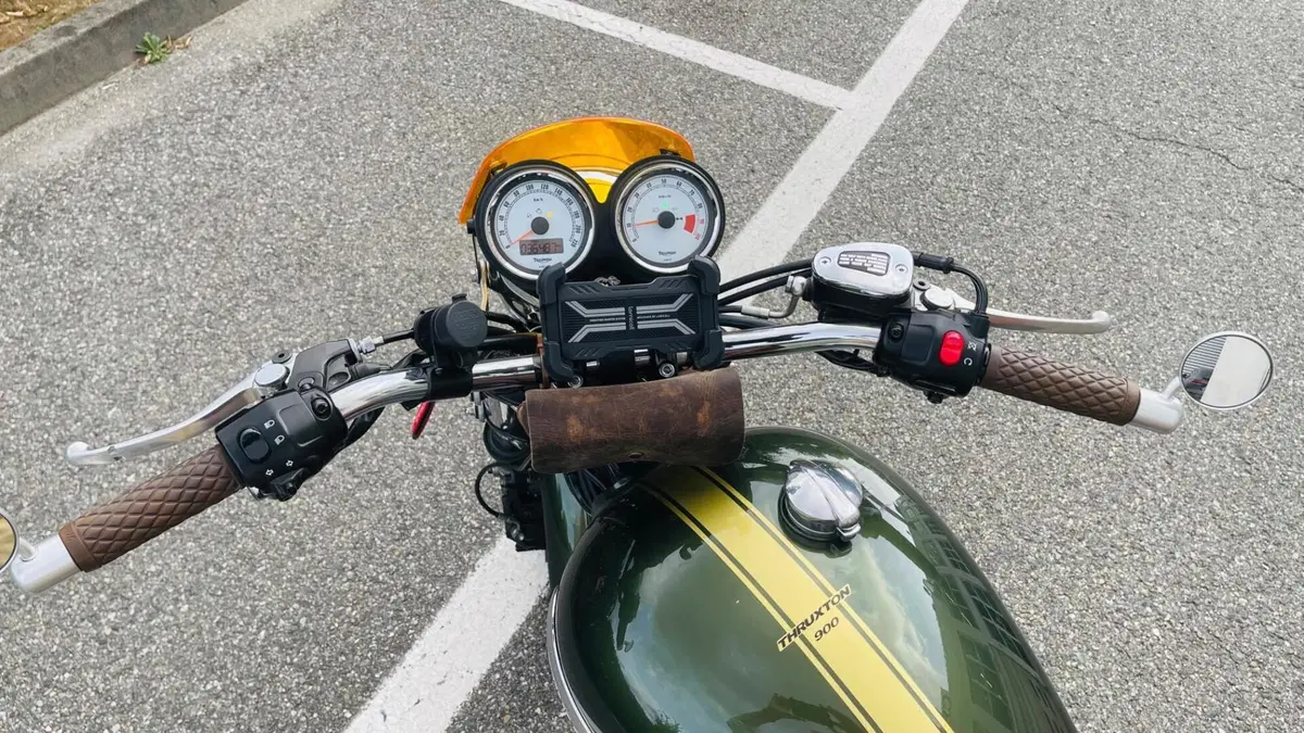 Triumph Thruxton 900 (2004 - 15)  (4)