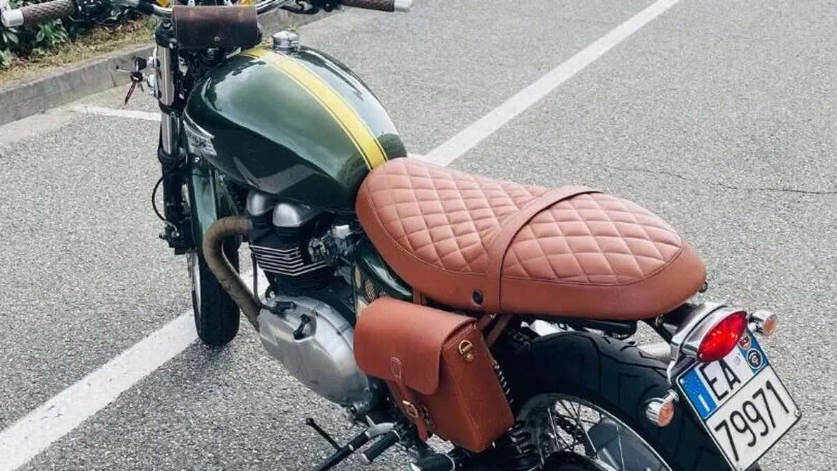 Triumph Thruxton 900 (2004 - 15)  (5)