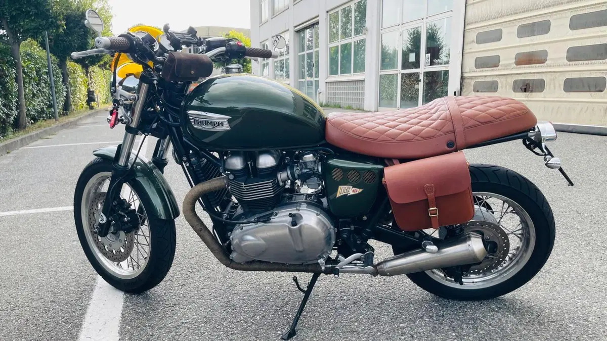Triumph Thruxton 900 (2004 - 15)  (8)
