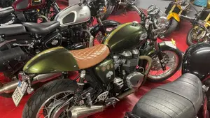 Triumph Thruxton 900 (2004 - 15)  (9)