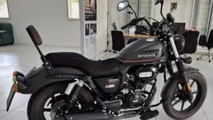 Um Italia Renegade Commando 125 (2023 - 26)  (2)