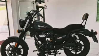 Um Italia Renegade Commando 125 (2023 - 26) usata