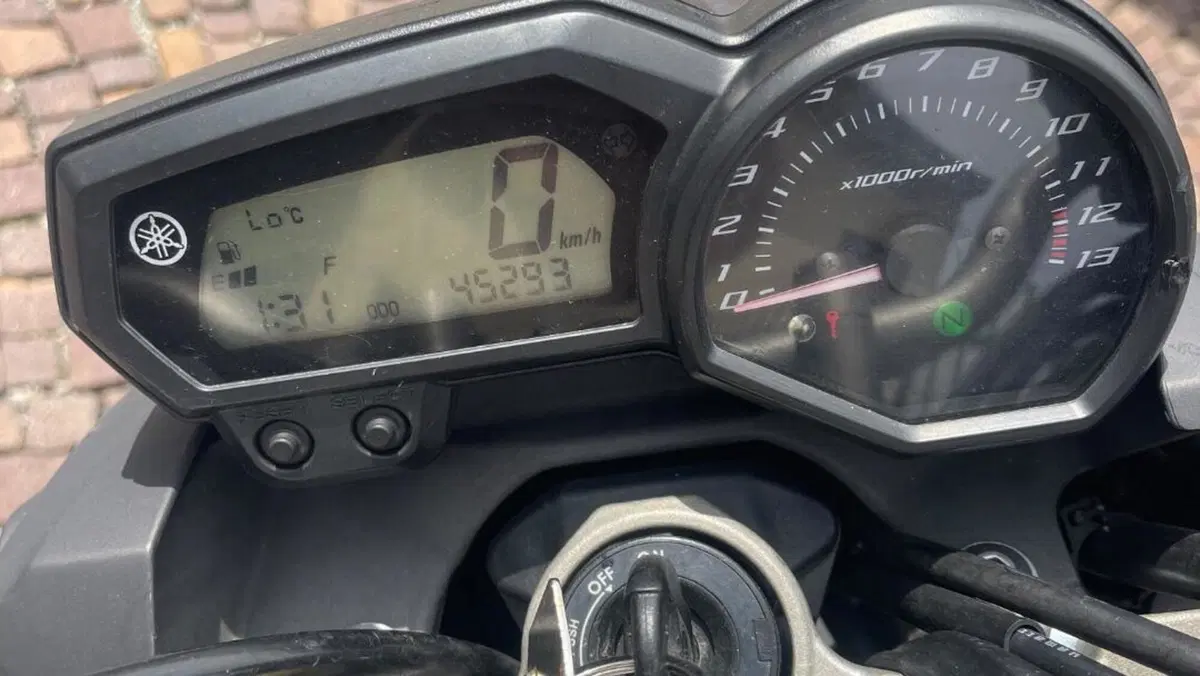 Yamaha XJ6 (2008 - 15)  (3)