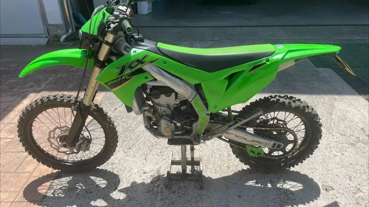 Kawasaki KX250X (2022) 