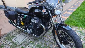Moto Guzzi V7 III Special (2017 - 20)  (2)