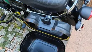 Moto Guzzi V7 III Special (2017 - 20)  (9)