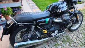 Moto Guzzi V7 III Special (2017 - 20)  (10)