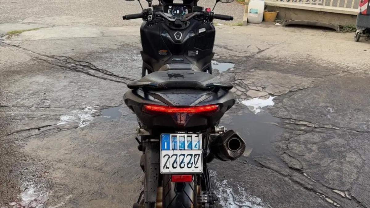 Yamaha T-Max 560 Tech Max (2022 - 24)  (2)