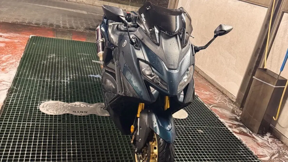 Yamaha T-Max 560 Tech Max (2022 - 24)  (3)
