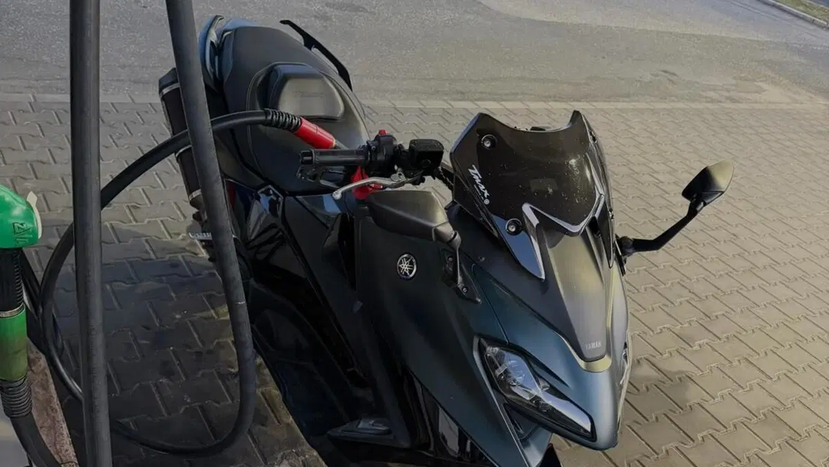 Yamaha T-Max 560 Tech Max (2022 - 24)  (4)