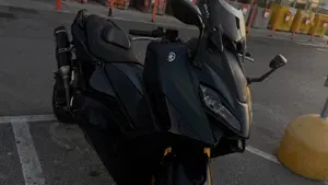 Yamaha T-Max 560 Tech Max (2022 - 24)  (8)