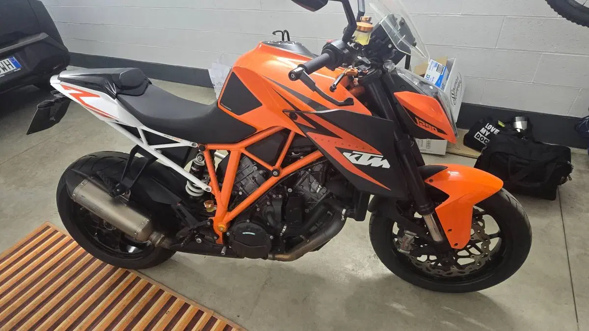 KTM 1290 Super Duke R ABS (2014 - 16)  (3)