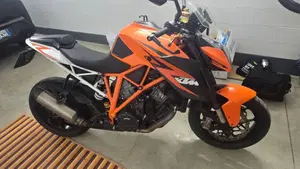 KTM 1290 Super Duke R ABS (2014 - 16)  (3)