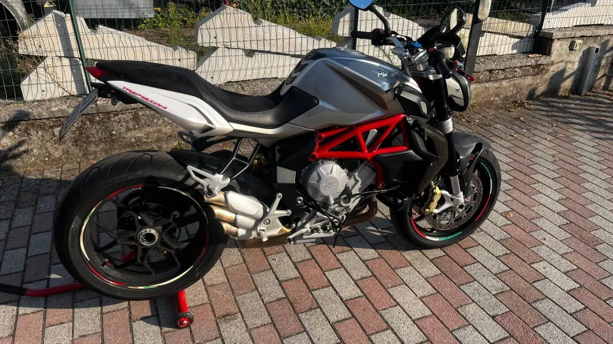 MV Agusta Brutale 800 EAS ABS (2012 - 15)  (2)