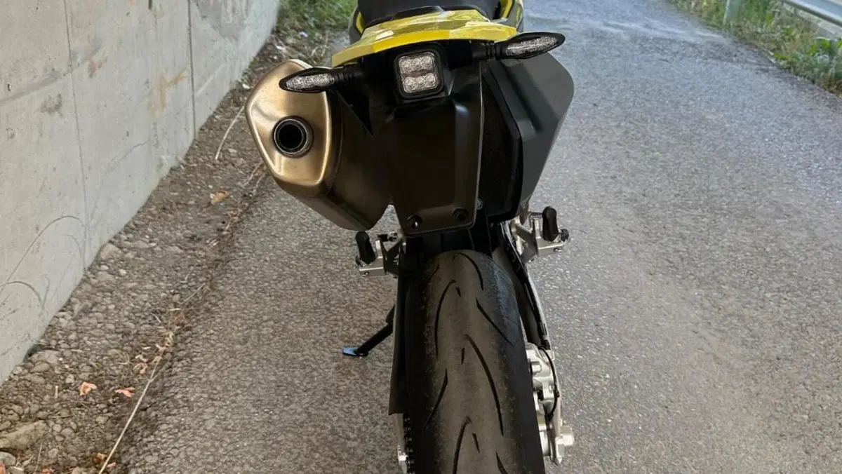Husqvarna 701 Supermoto (2023 - 25)  (3)