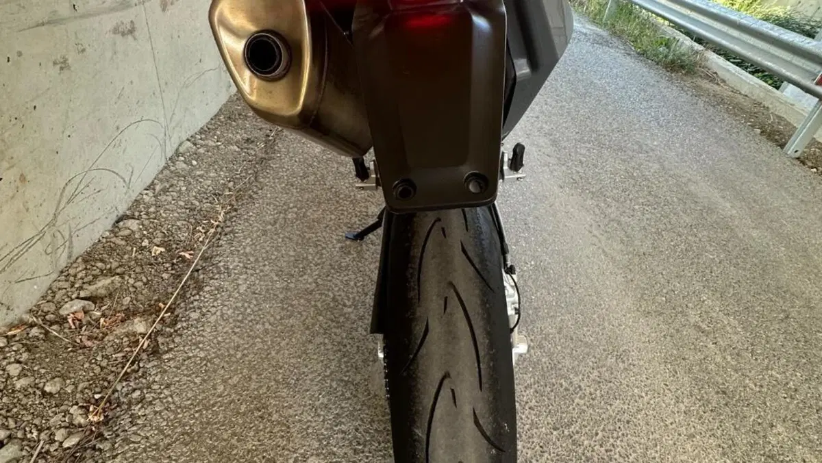 Husqvarna 701 Supermoto (2023 - 25)  (6)