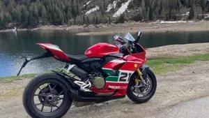 Ducati Panigale V2 Bayliss 1st Championship 20th Anniversary (2021 - 24) 