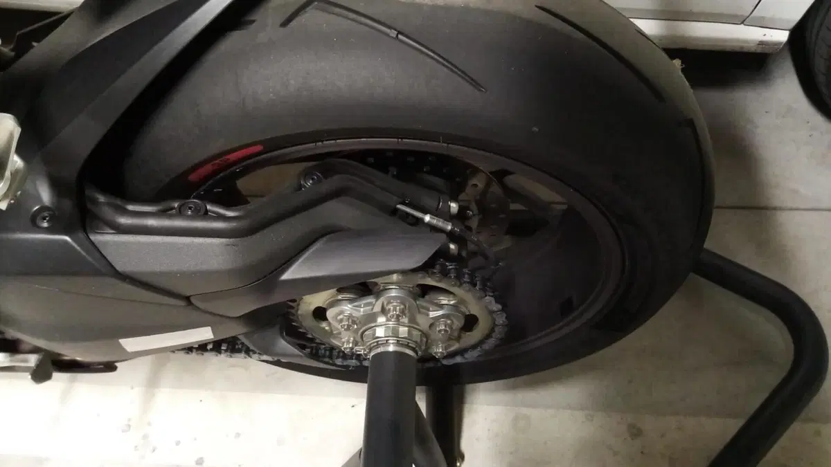 Ducati Panigale V2 Bayliss 1st Championship 20th Anniversary (2021 - 24)  (3)